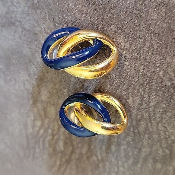 VTG NAPIER 1980s Navy Blue Enamel Interlocking Oval Baddie Post Earrings - Picture 2 of 6